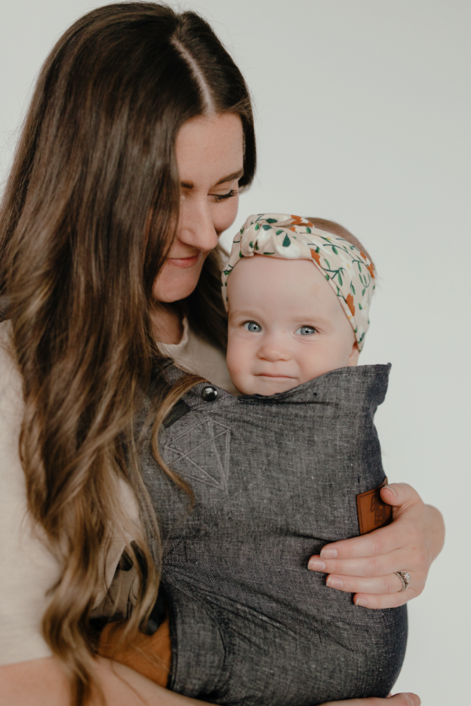 The Beluga Buckle - Grey